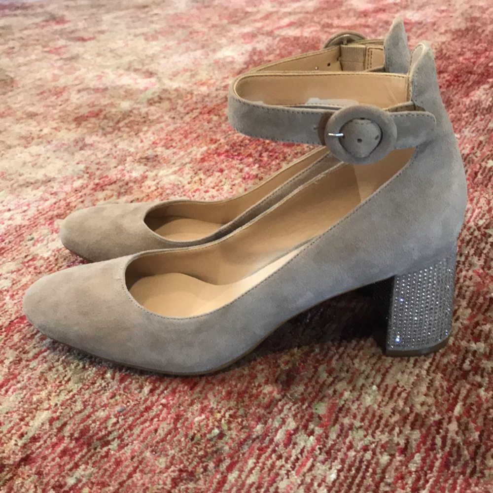 ✨BRAND NEW✨ Karl Lagerfeld Suede Gem Pumps